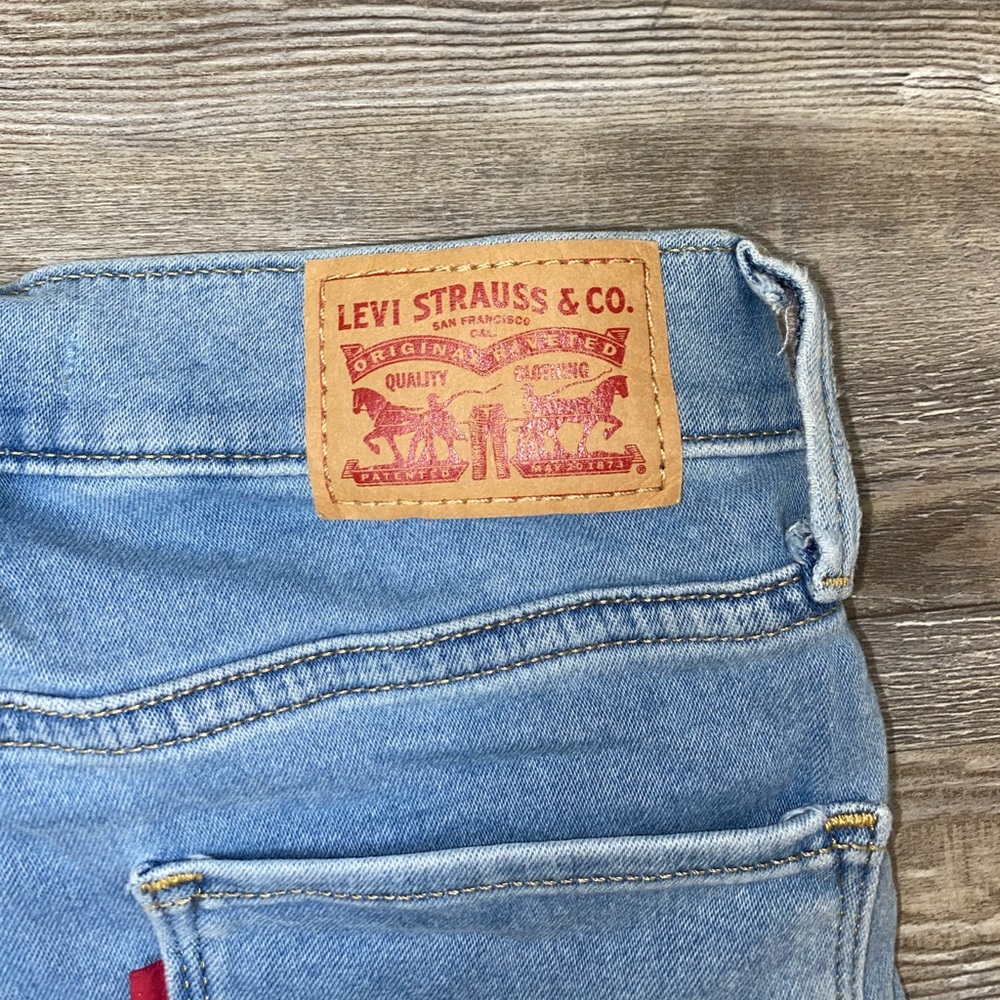 Levi’s 720 High Rise Super Skinny Jeans (Light)